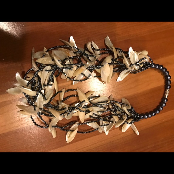 Charming Vintage Statement Necklace, Shells - Picture 6 of 7